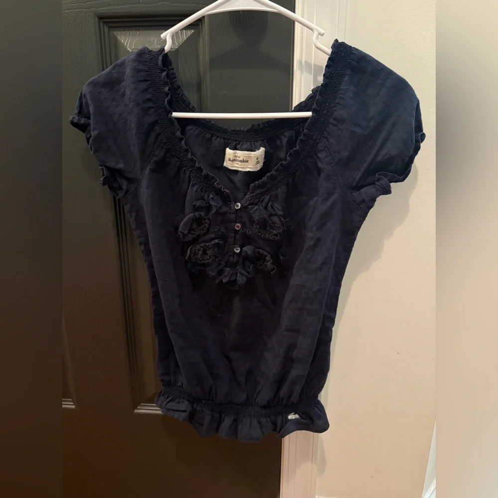 Abercrombie Vintage Y2K Navy Ruffled Top